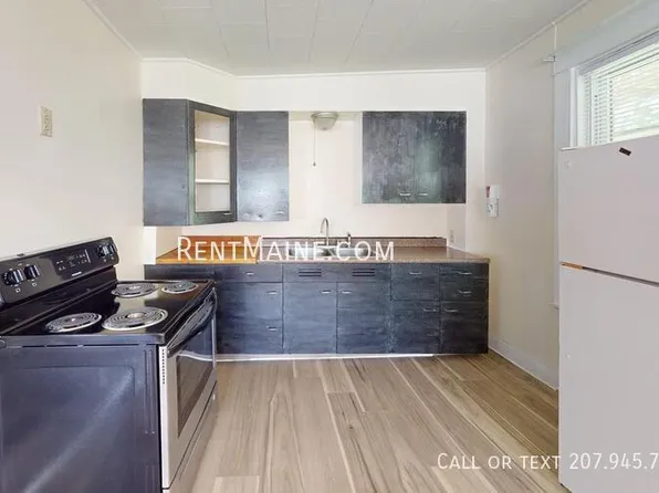 12 Stone St APT 1A, Brewer, ME 04412