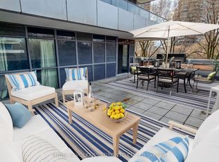 2220 Lake Shore Blvd W #302, Toronto, ON M8V 0C1