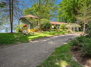 1644 Walker Rd, Fennville, MI 49408