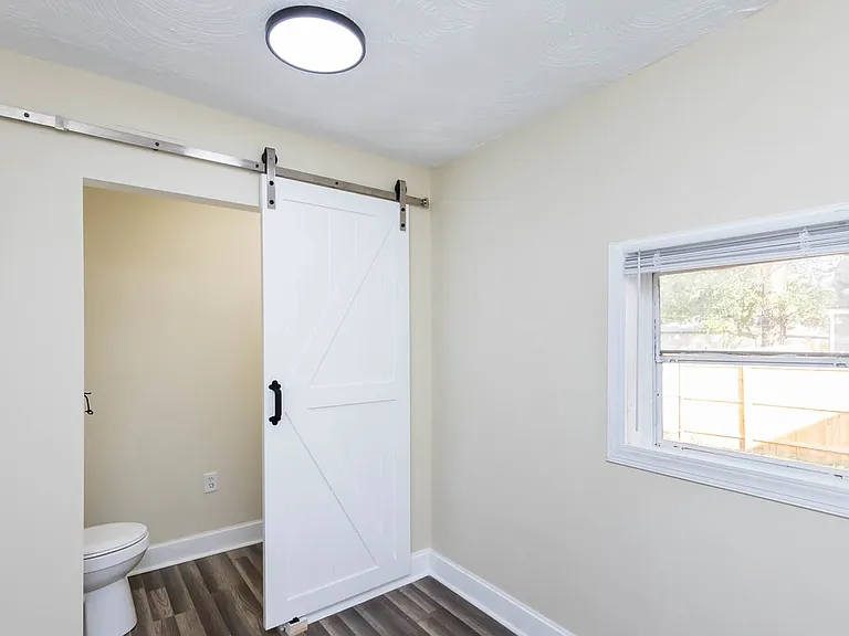 482 E Jenkins Ave — Photo 9