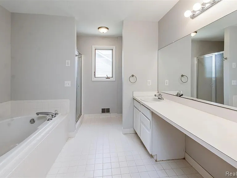 51334 W Hills Dr — Photo 18