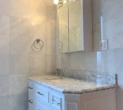 3rd image of 261 W 21st St APT 30