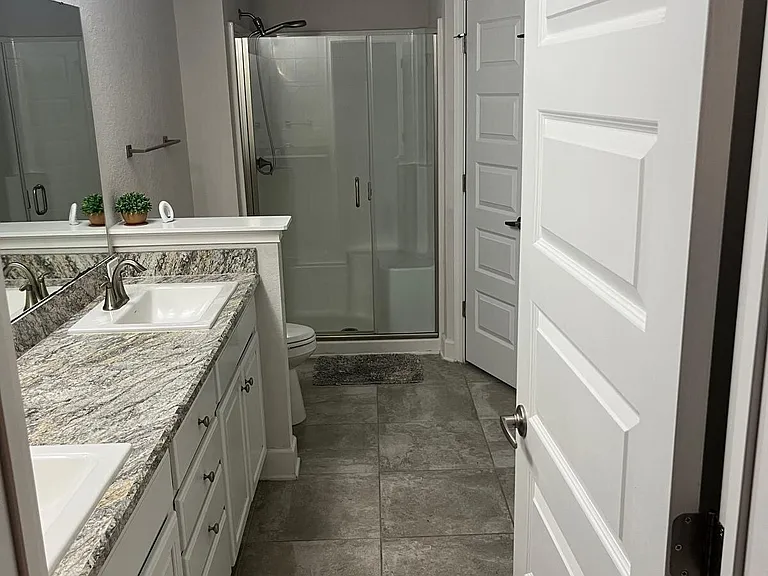 216 Heritage Park Ln — Photo 4