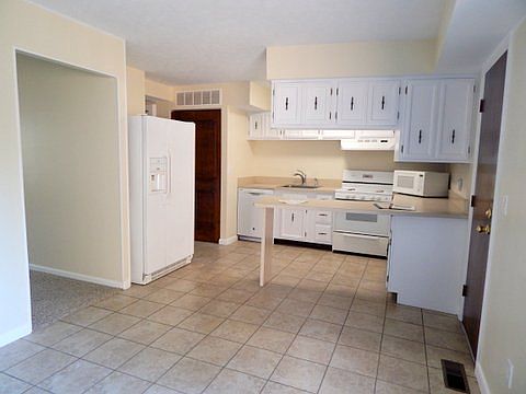 3rd image of 109 Shakespeare Ln
