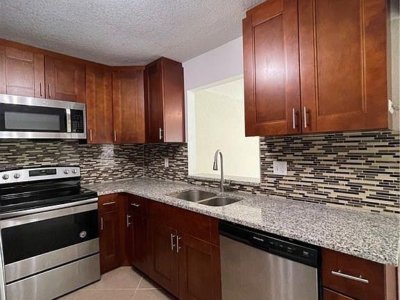 4th image of 6116 Candler Ter