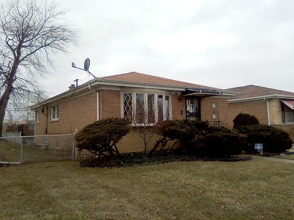 3rd image of 612 Frederick Ave