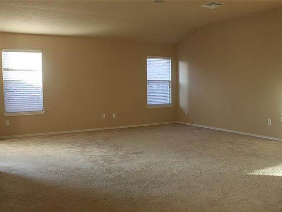4th image of 600 Sweet Leaf Ln