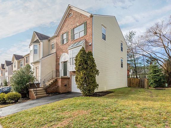 3rd image of 6892 Kerrywood Cir