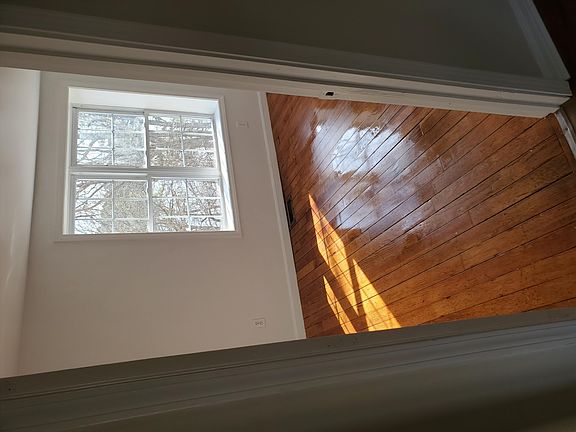 3rd image of 43 Sandy Beach Rd