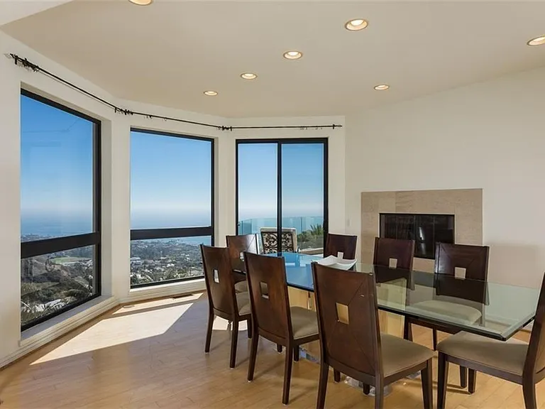 1326 Skyline Dr — Photo 16