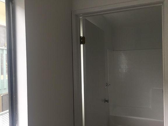 2nd image of 930 Venice Blvd APT 206