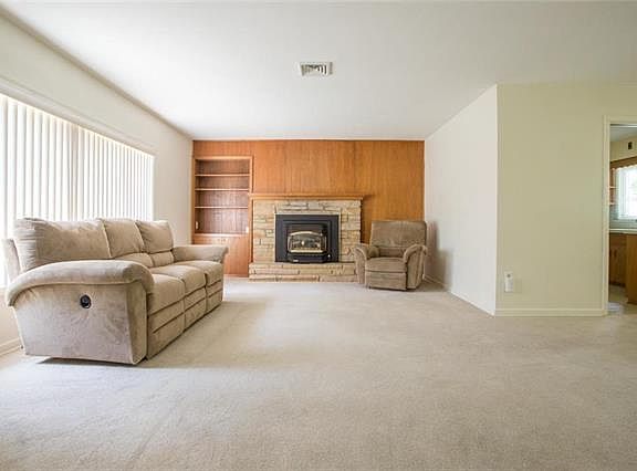 3rd image of 25 Kendon Dr