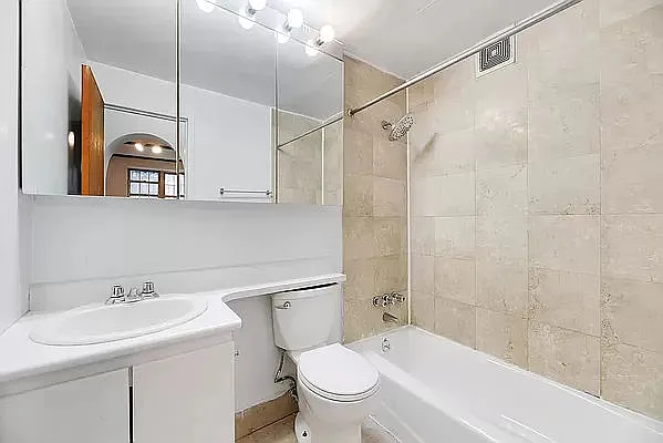 Rented by REAL New York | media 15