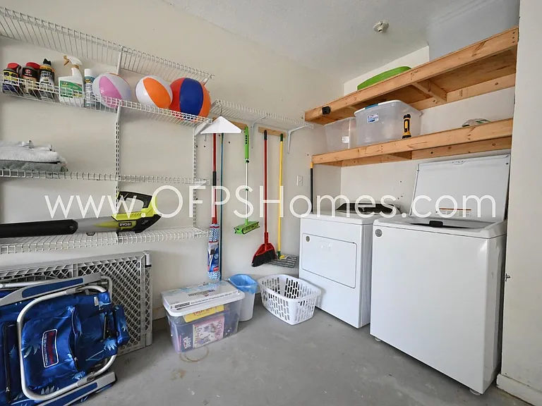 1755 Union Ave — Photo 30