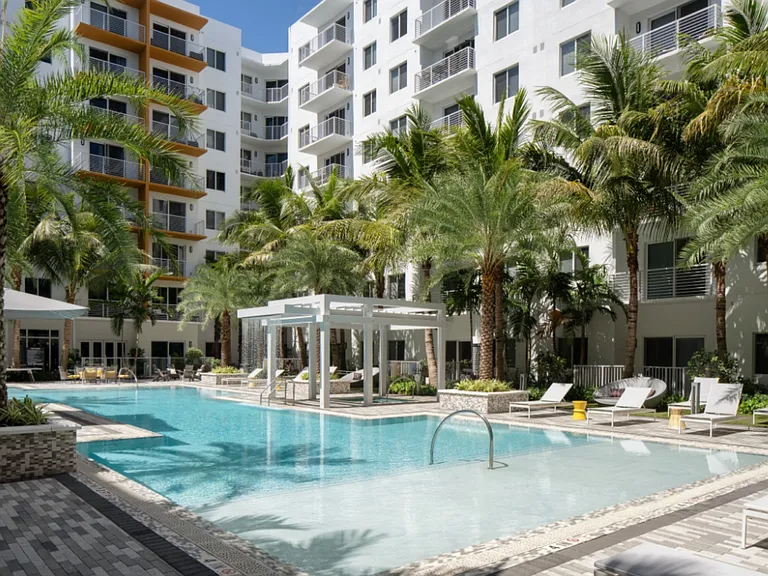 Suriana Boca — Photo 18