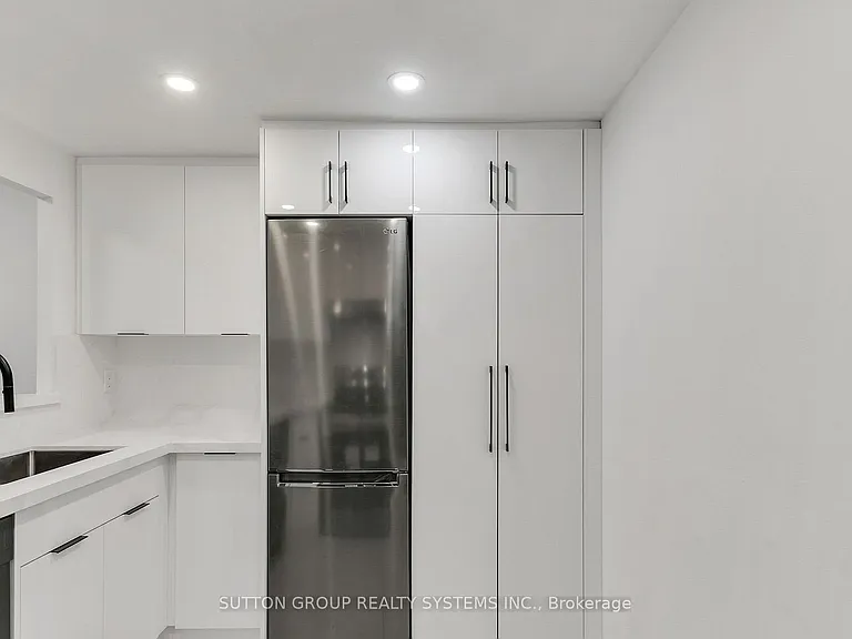 88 Charles St E #205 — Photo 8