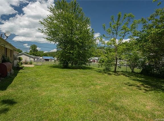 4th image of 14 Skyview Dr