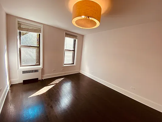 Rented by Metropolis Real Estate of Manhattan | media 17