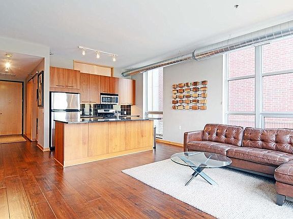 4th image of 1211 Lagoon Ave Unit 201