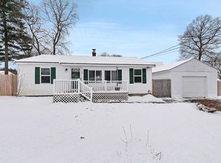 35 Lantern Ln, Burlington, MA 01803
