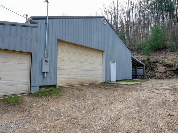 2250 Indian Camp Run Rd, New Concord, OH 43762
