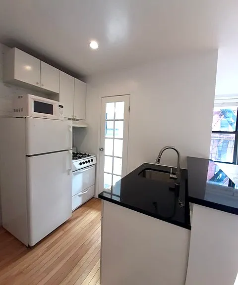 146 Sullivan St #13 — Photo 8