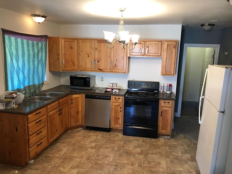 2nd image of 619 28th St #1