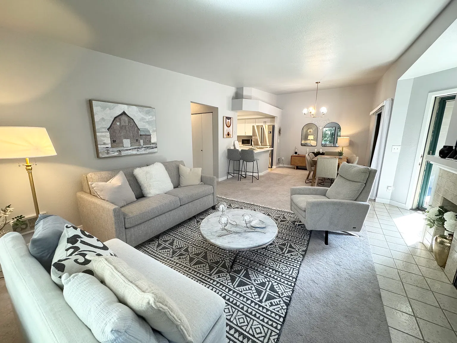 1 bed, 810 sqft, $2,595 — Photo 2
