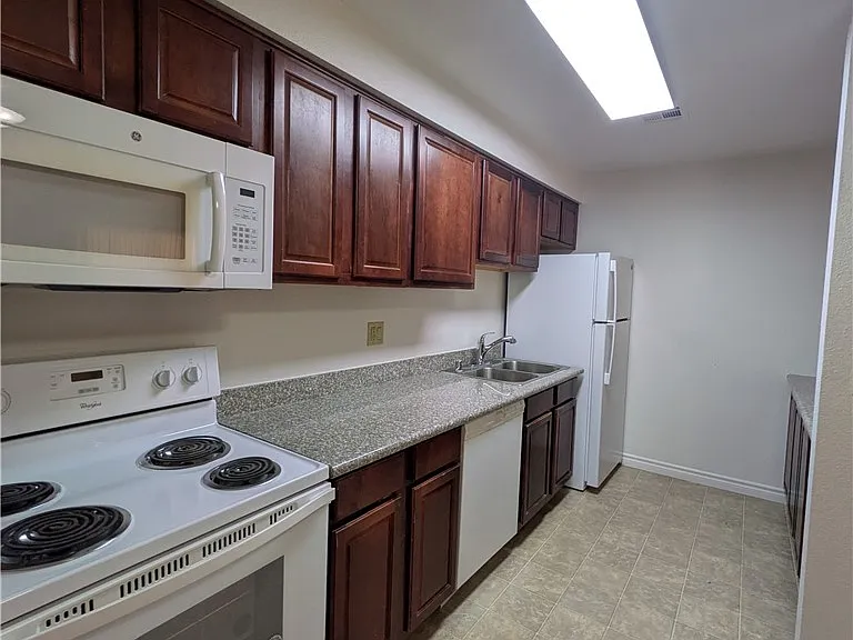 5321 River Glen Dr #236 — Photo 6