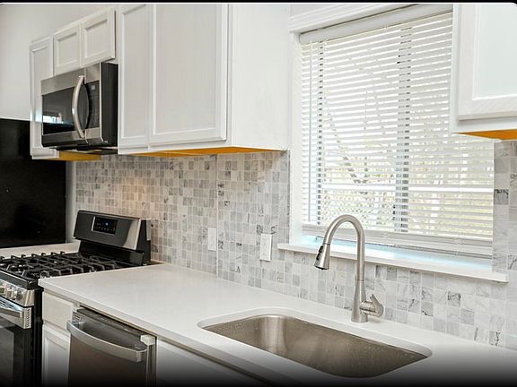 5th image of 3224 Francis St