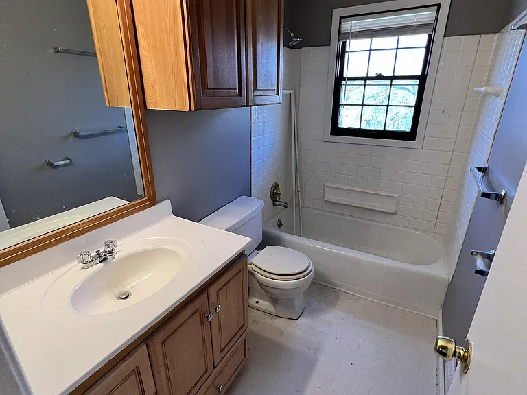 1509-1511 W College Ter — Photo 11