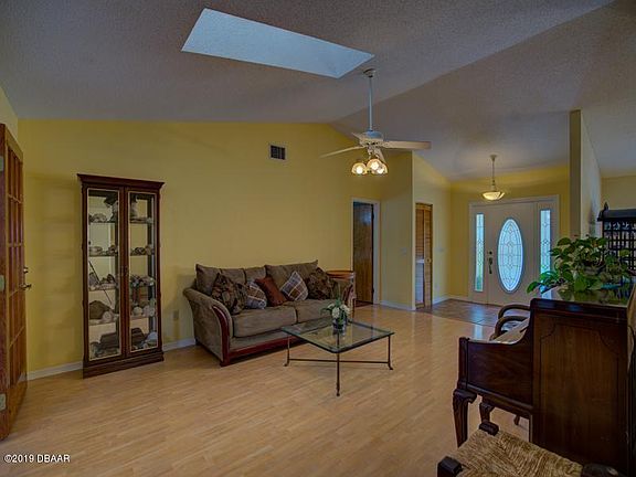 3rd image of 14 Saint Johns Pl