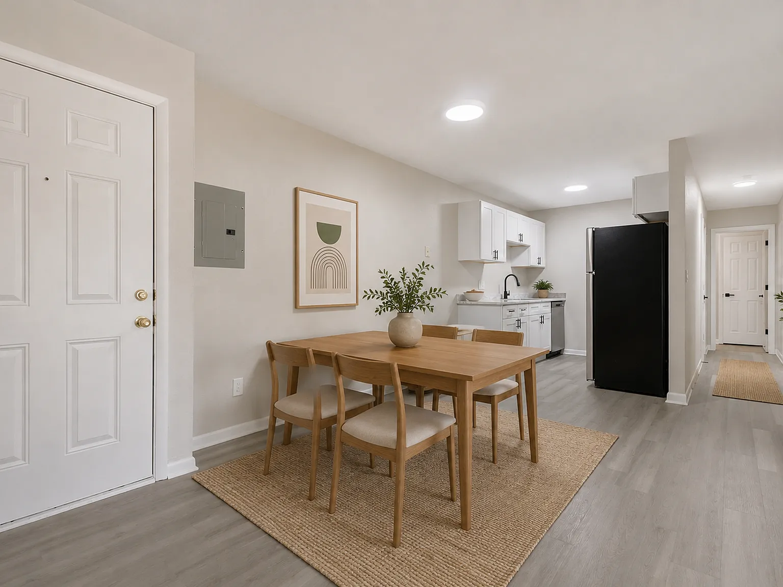 Lakeview Apartments — Photo 2