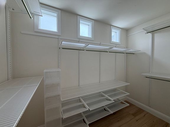 5th image of 128 Wilmot St