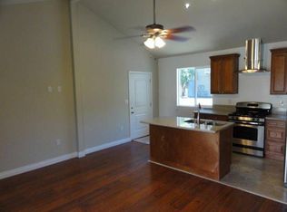 22055 Costanso St APT E, Woodland Hills, CA 91364