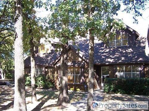2nd image of 1008 Yvonne Dr