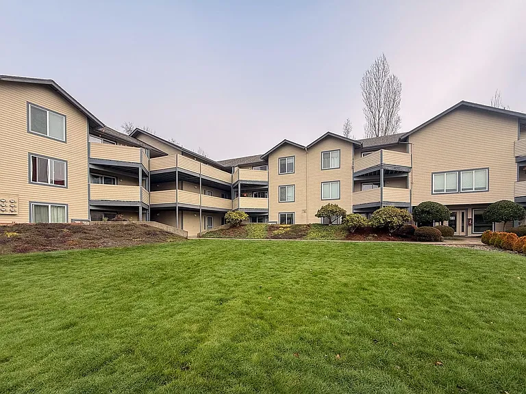 North Salem Apartment Complex With Washer/Dryer! ~ Camelot — Photo 17