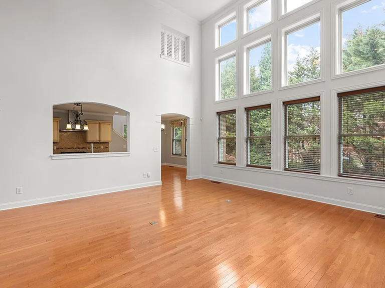 1610 Twin Square Way — Photo 20
