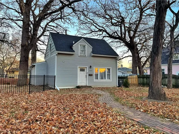 1017 26th St, Des Moines, IA 50311