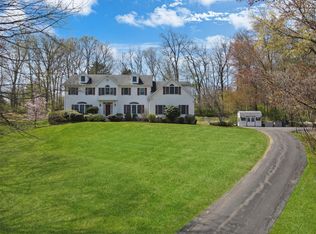 36 Sunderland Ln, Katonah, NY 10536