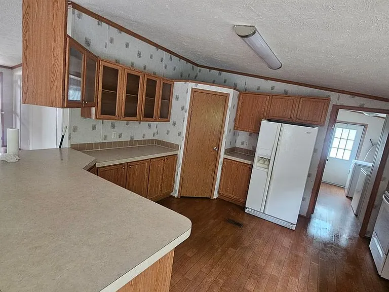 6708 US Highway 641 N — Photo 4