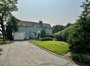 160 Colonel John Gardner Rd, Narragansett, RI 02882