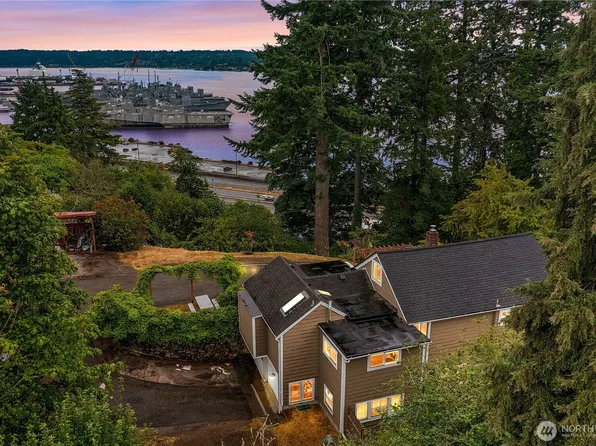 3626 W C St, Bremerton, WA 98312