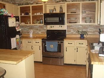 3rd image of 37 Boynton Ct
