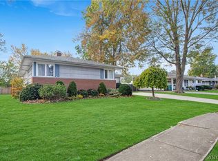 803 Meadowbrook Dr, North Tonawanda, NY 14120