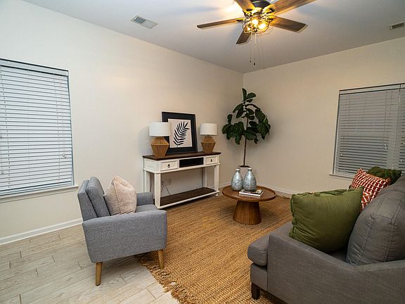 5th image of 102 Elena Ct