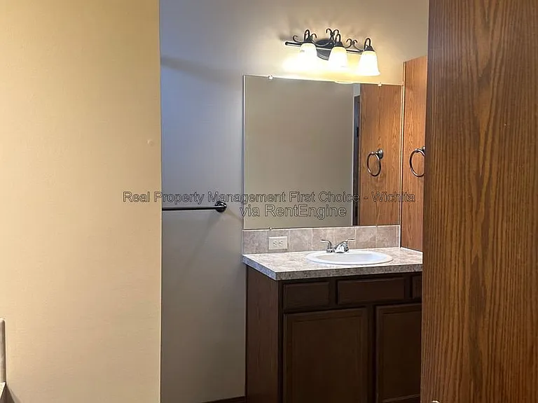 1548 W Hickory St — Photo 14
