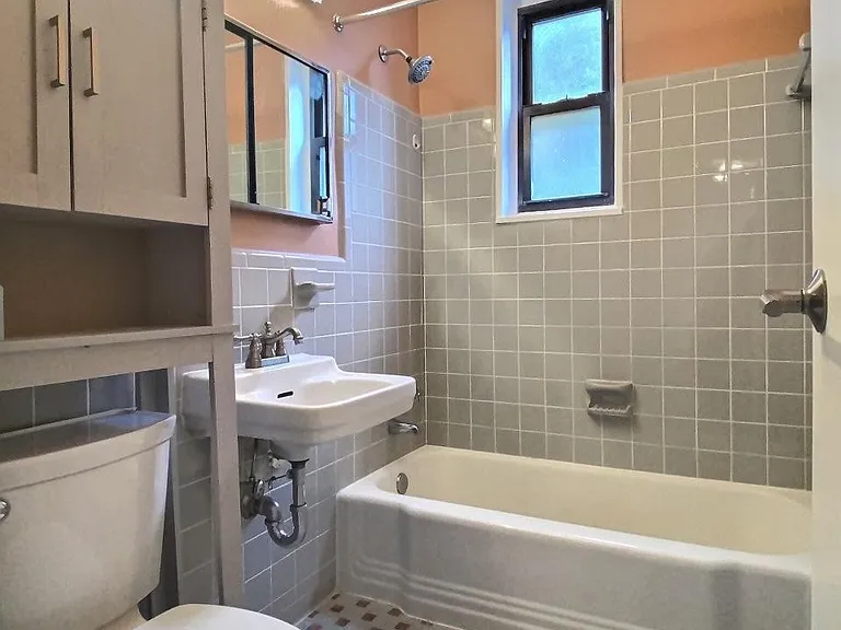 5112 Macarthur Blvd NW #111 — Photo 2
