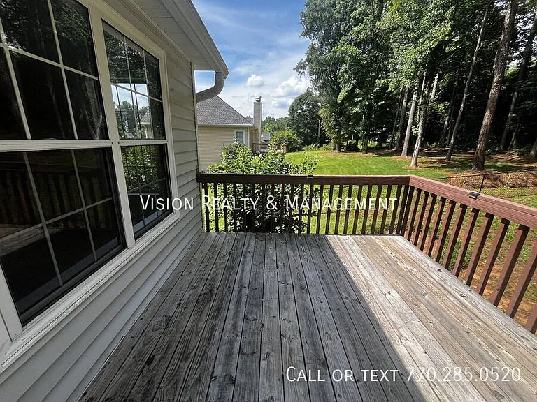 64 Wooddale Ln — Photo 4