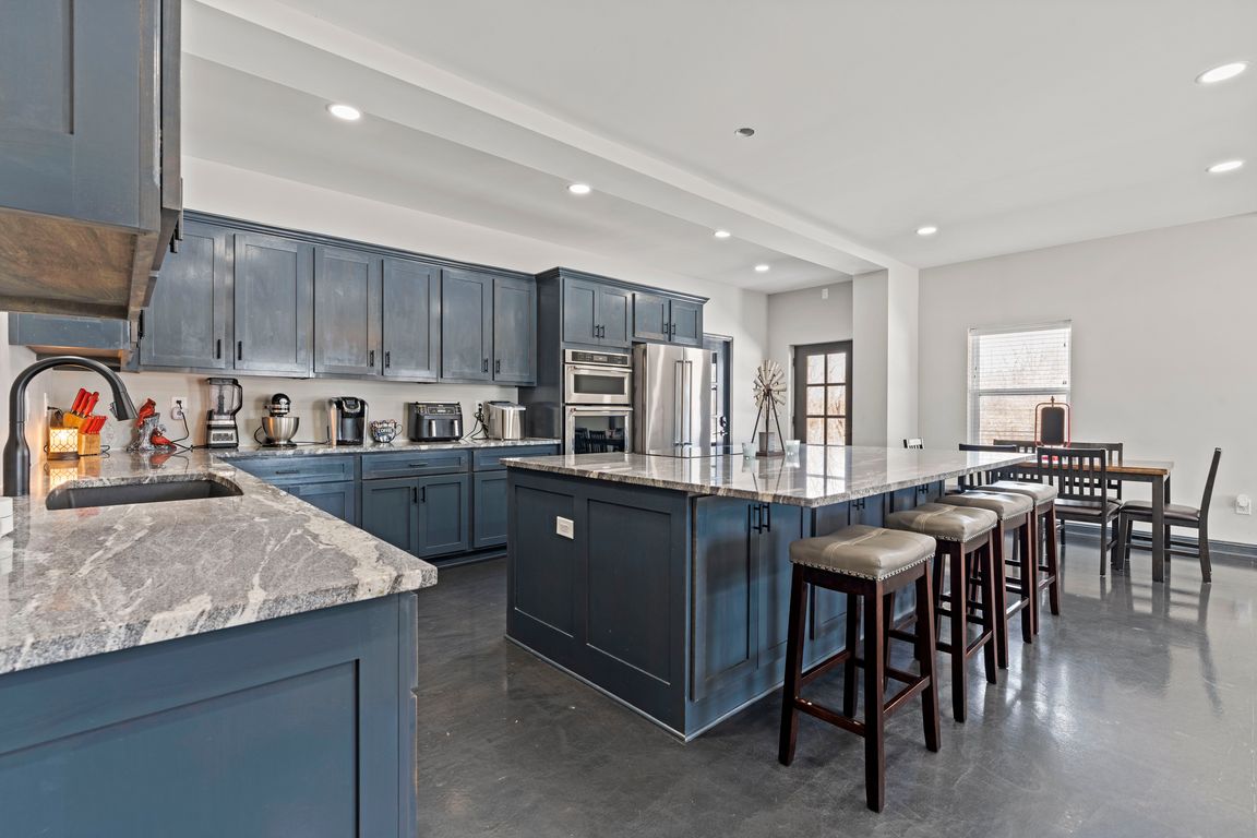 10-18323 Hollingsworth Rd